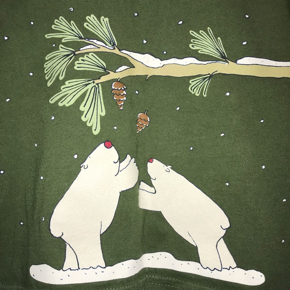 Mulberri Bush top, dark olive green w/ 2 white bears under a snow covered branch - Picture 3 of 7